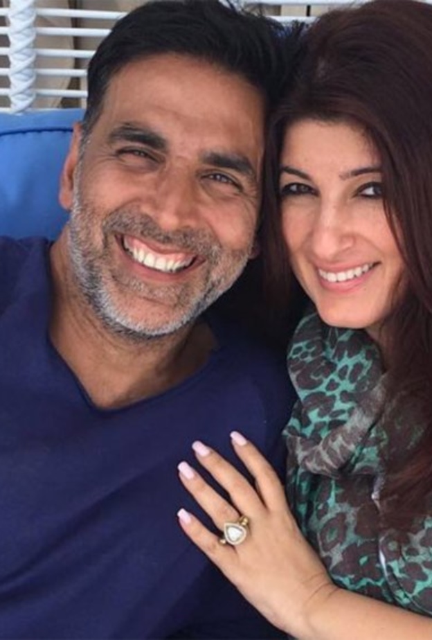 كيف عبر أكشاي كومار عن حبه لزوجته في عيد الحب ؟