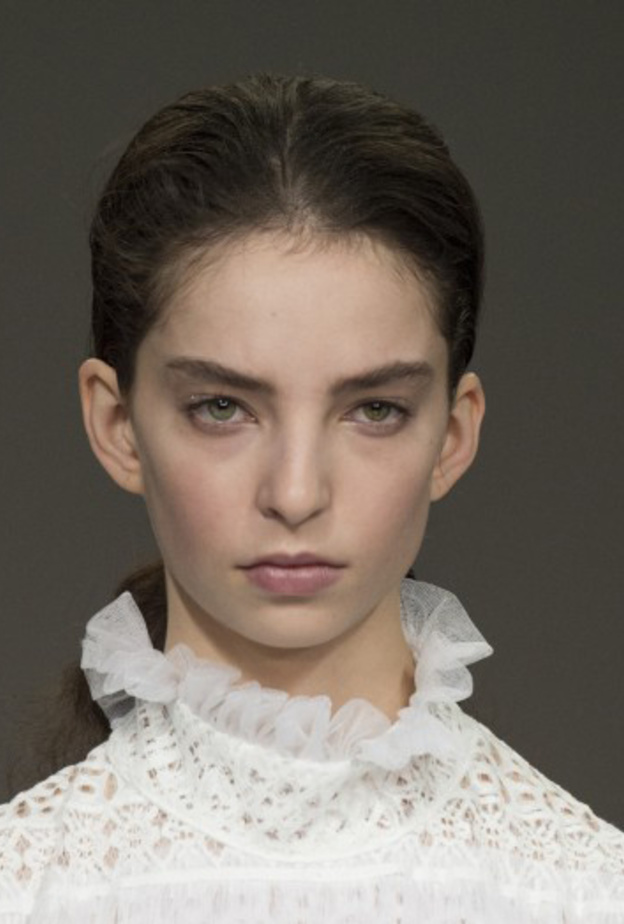 ملامح طبيعية في عرض ‏‎ Bora Aksu