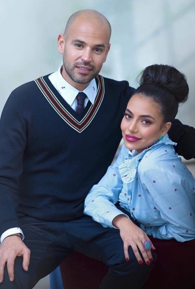 مطرب اغنية 3 دقات وزوجته نهال