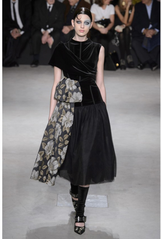 موديلات فساتين مخمل اسود