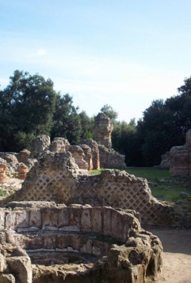 قلعة أراغونيز