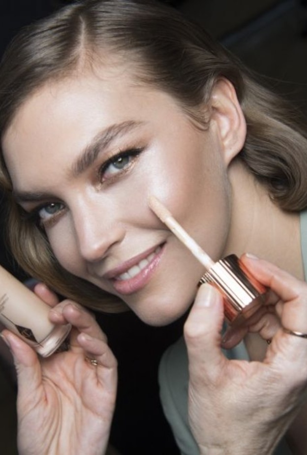 resized_Charlotte Tilbury تقدم مكياج تمبرلي لندن