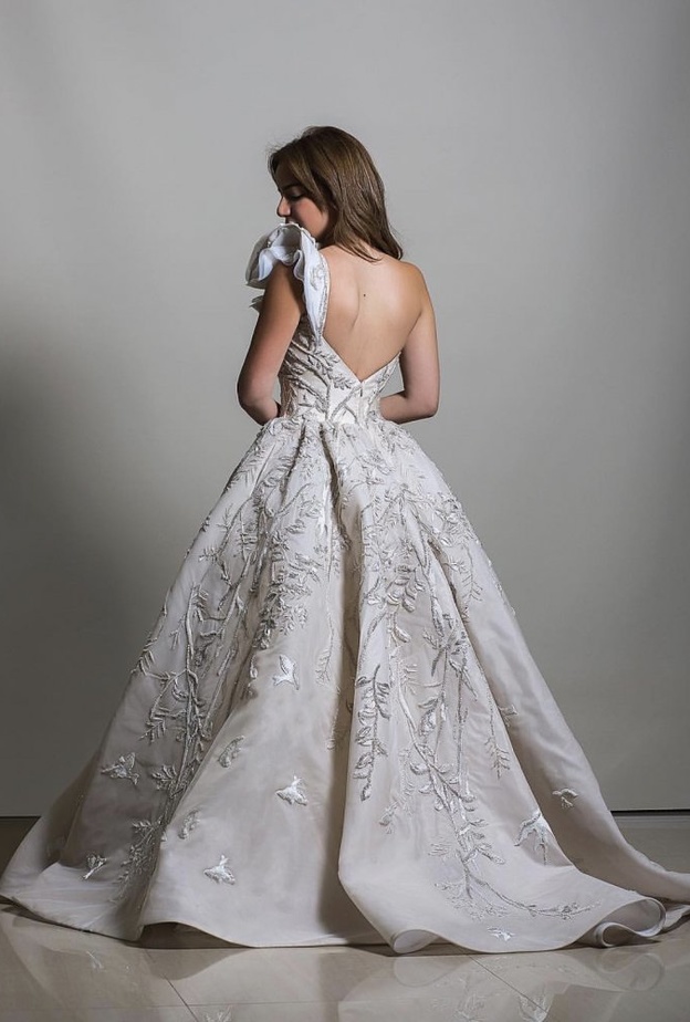 فستان من ايمان صعب