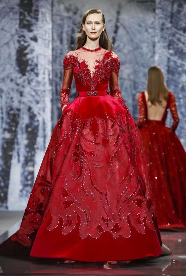 فستان من زهير مراد.