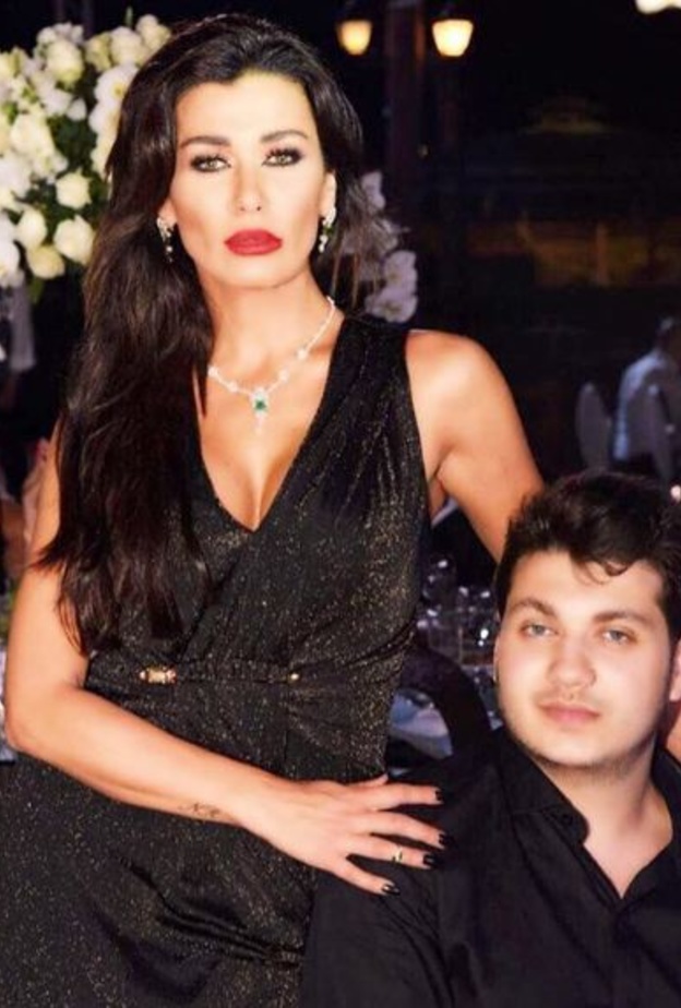 نادين الراسي ونجلها