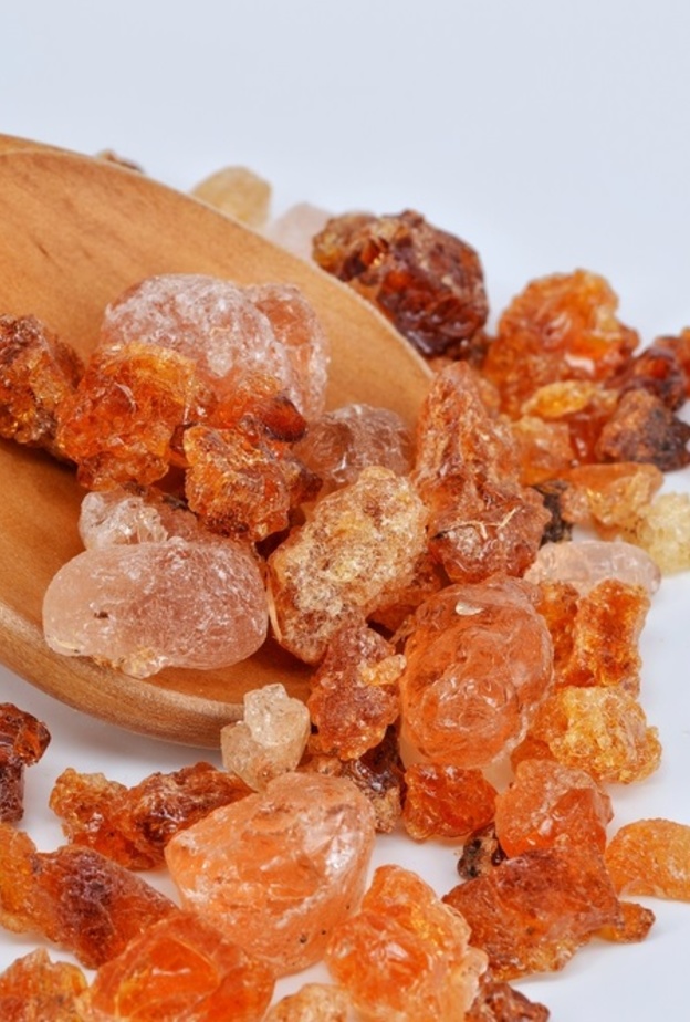 فوائد الصمغ العربي للمعدة والقولون