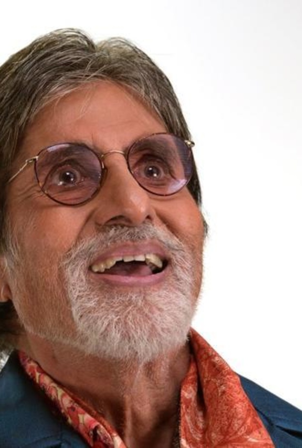 فريق من تويتر يزور أميتاب باتشان