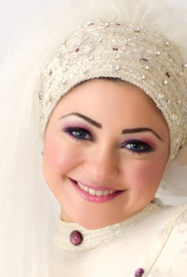 لا تشدي الحجاب كثيرا حول وجنتيك