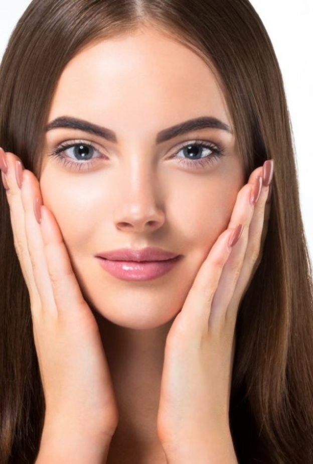 إخفاء عيوب البشرة بواسطة المكياج