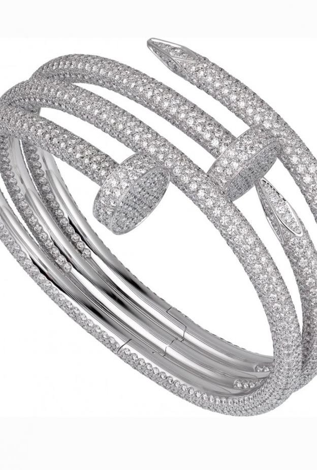 مجموعة اساور من الذهب الابيض تخطف الانفاس من دار كارتير