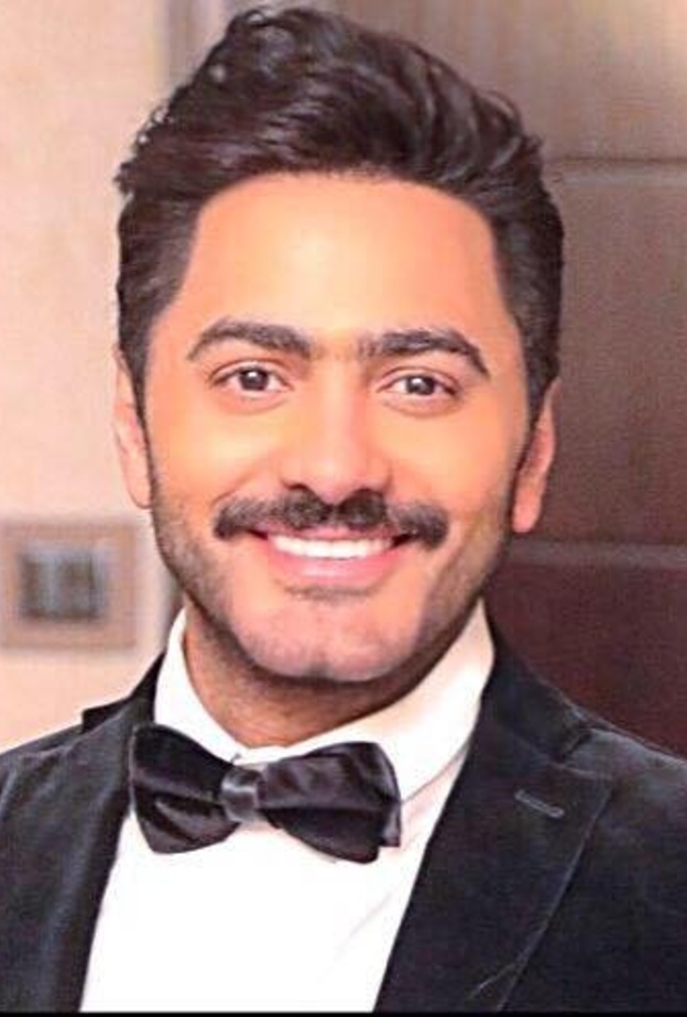 عمليات تجميل تامر حسني