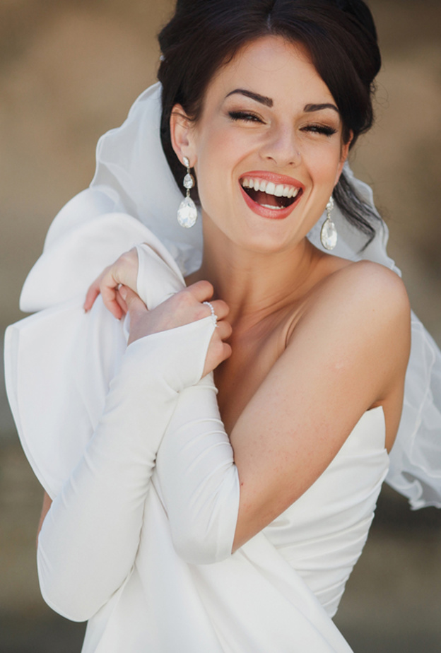 ابتسامتك الساحرة في يوم الزفاف تحتاج الى اسنان لؤلؤية