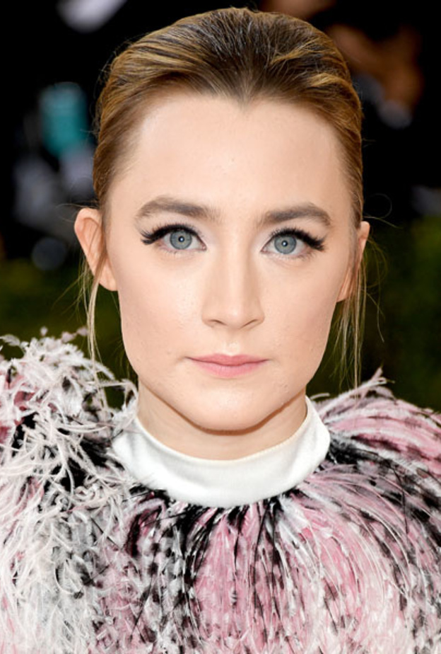 عيون مكحلة ساويرس رونان في حفل Met Gala 2016