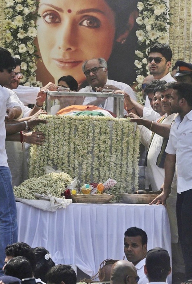 سونام كابور