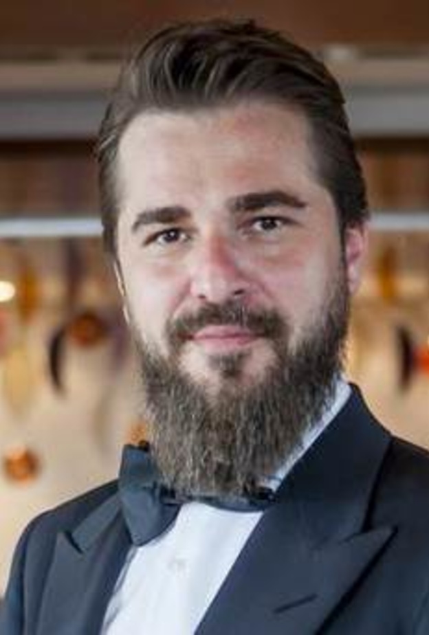 إنجين دوزيان