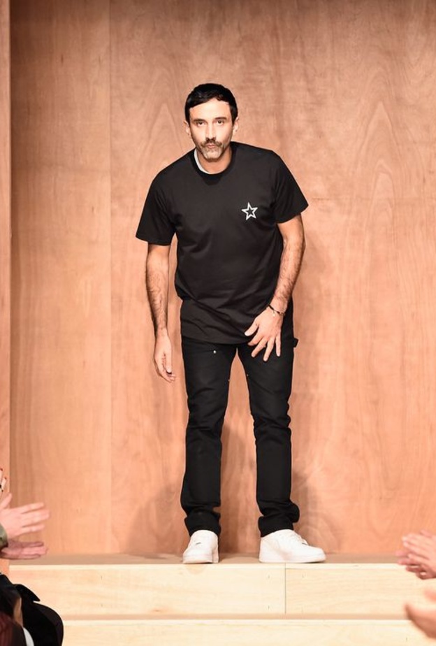 ريكاردو تيسي Riccardo Tisci  المدير الإبداعي الجديد لدار Burberry