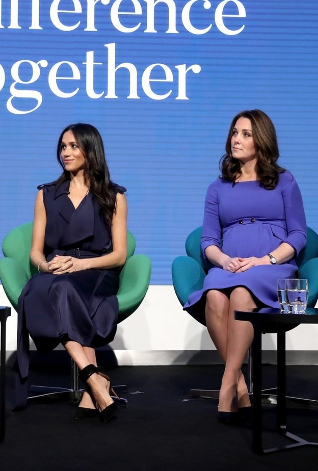 كيت ميدلتون kate Middleton بفستان واسع من الاسفل بتوقيع Orla Kiely