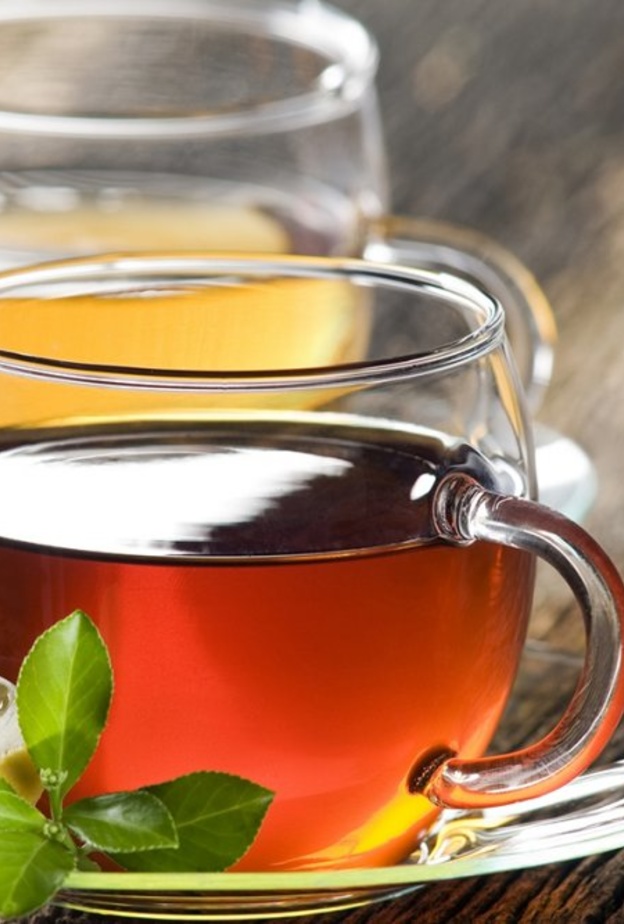  يساعد الشاي بالليمون على منع تراكم الدهون في الجسم