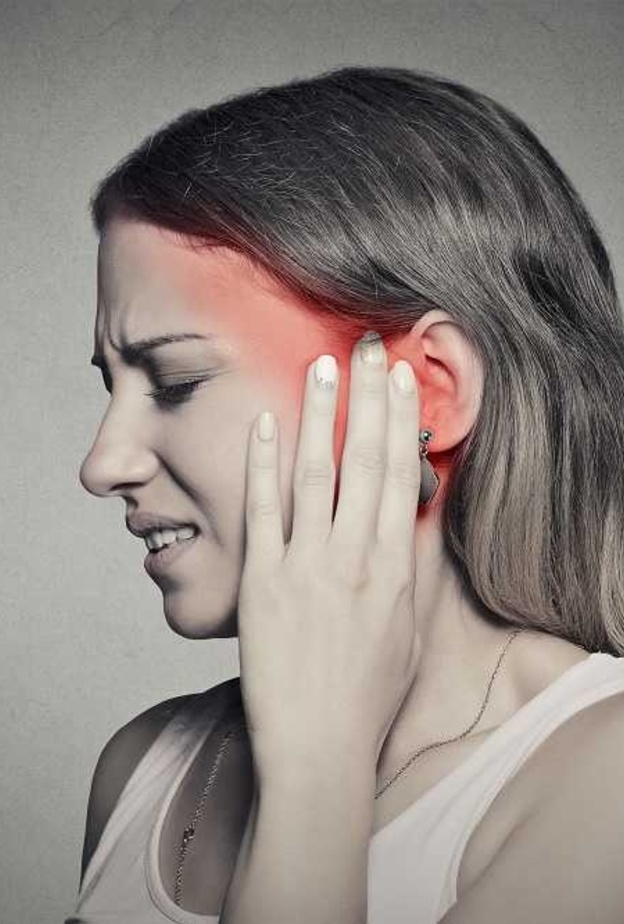 التهابات الأذن تسبب الصديد و الالم