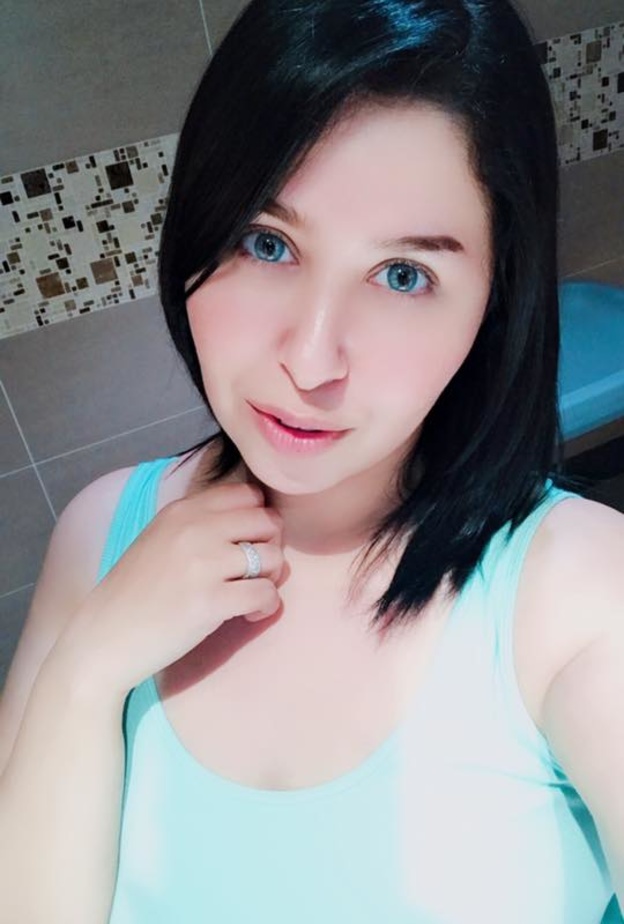 إيناس عز الدين