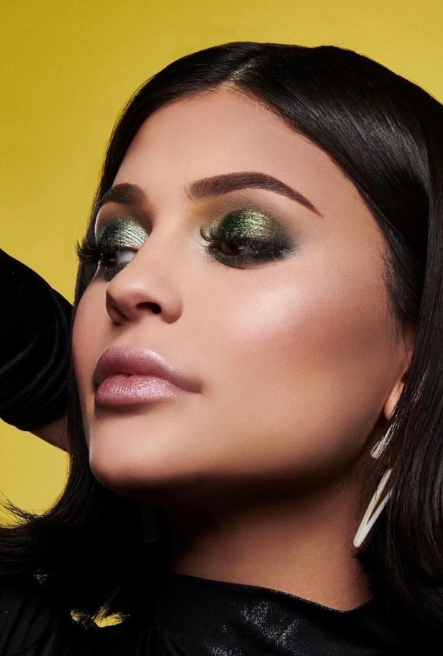 احصلي على إطلالة كايلي جينر