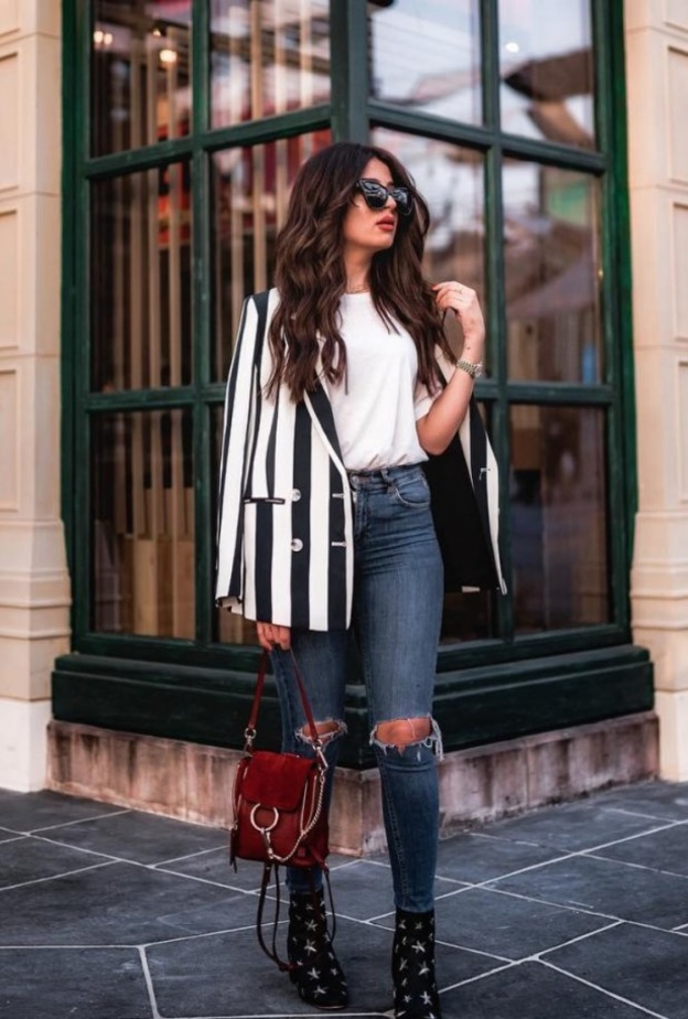 سوسن واطلالة انيقة.