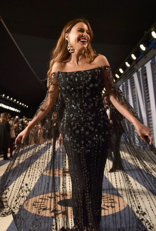 روزي هانتغتون وايتلي فاختارت فستاناً باللون الاخضر الفاتح من رالف وروسو