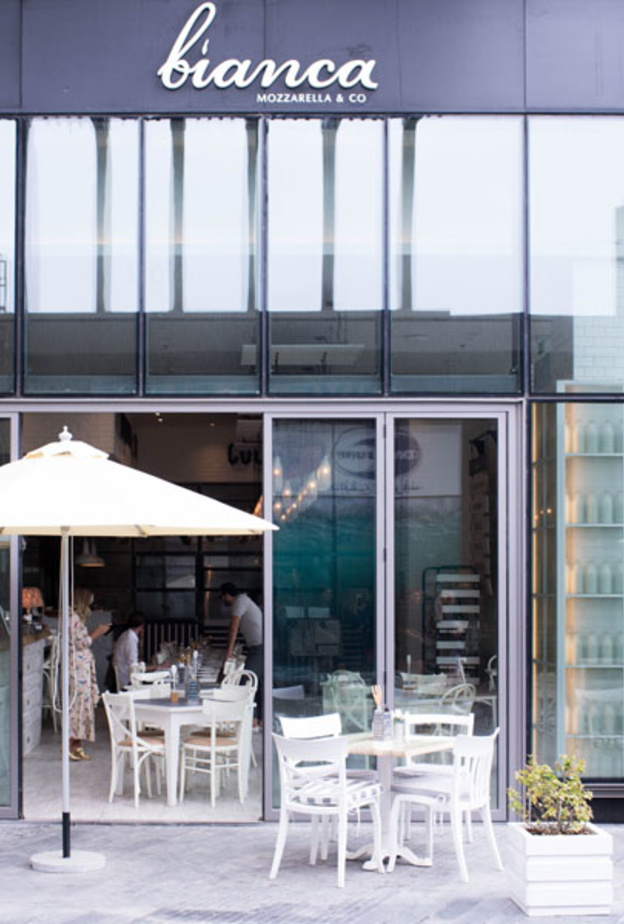 طريقة عمل عجينة البيتزا بالطريقة الإيطالية