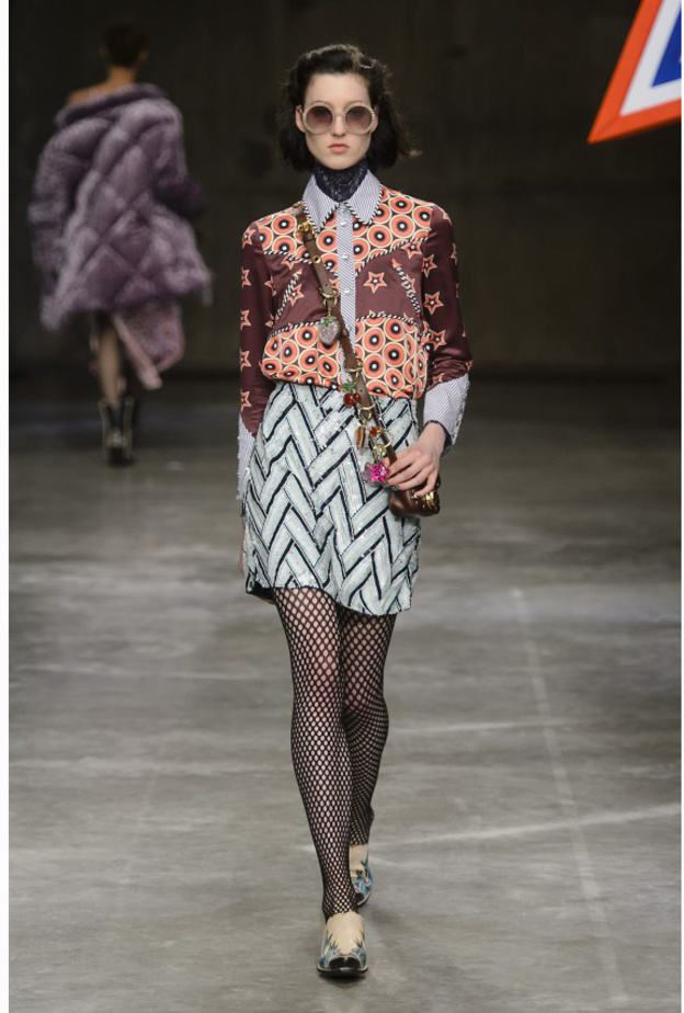 موضة الكولون المشبك من Daizy Shely