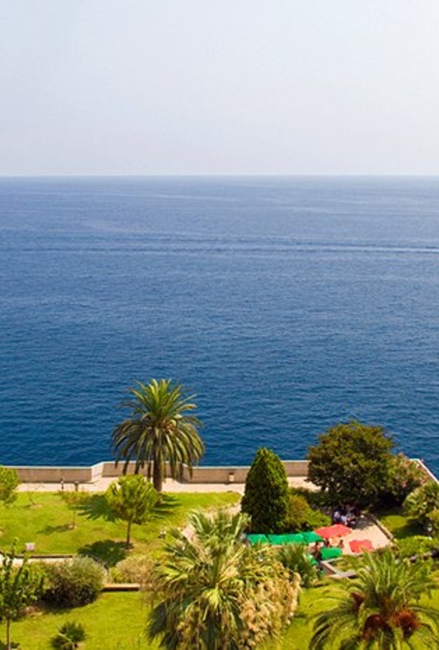 من حديقة الاميرة غرايس كيلي للورود