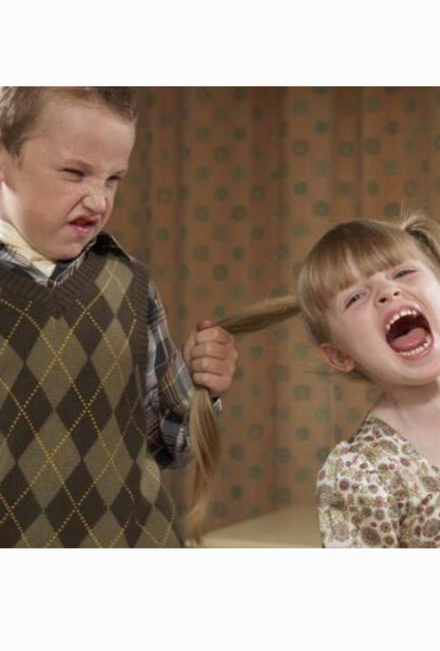 كيفية التعامل مع الطفل العنيف لتقويم سلوكه