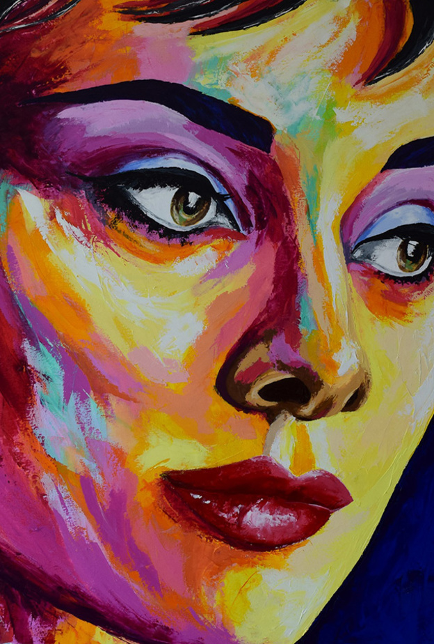 معرض "من وحي أنوثتها" في دبي بمناسبة اليوم العالمي للمرأة 