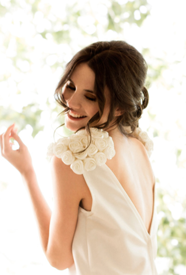 ماء الورد يعطر المنطقة الحساسة للعروس