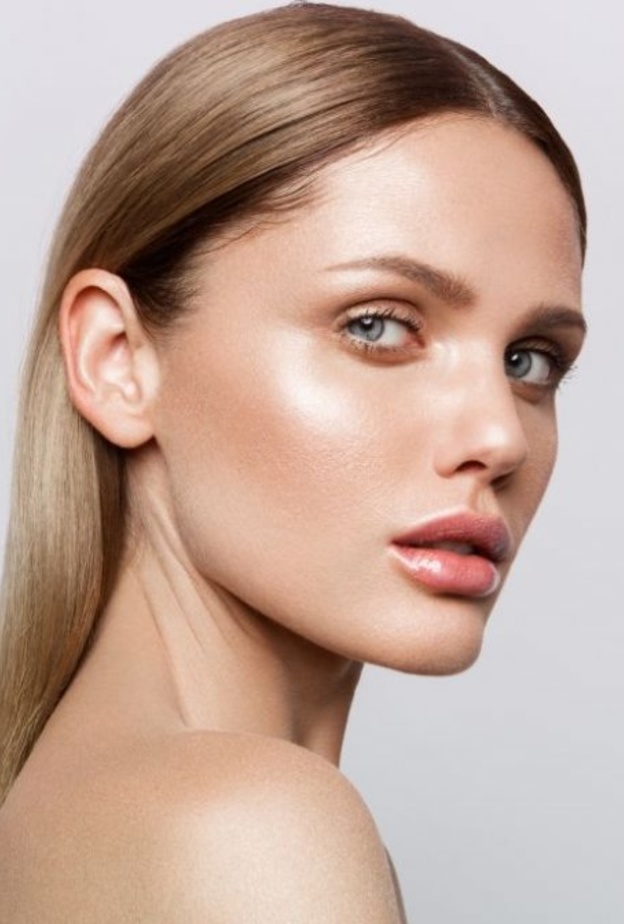 اجعلي بشرتك مضيئة للغاية بالمكياج