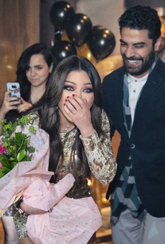 هيفاء وهبي تتفاجئ بحفل ميلادها في القاهرة