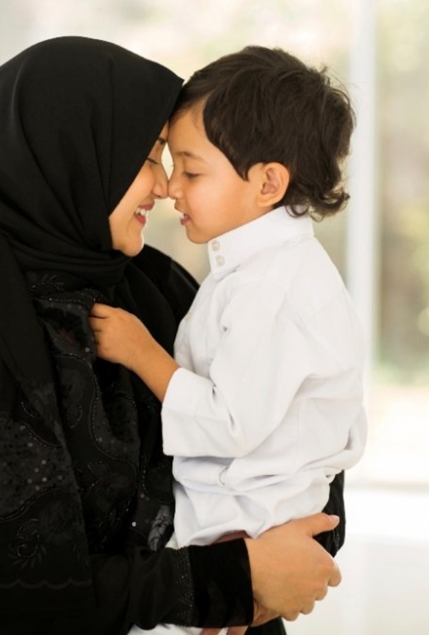 أحقية الأم في حضانة أولادها تلقائيا من دون إقامة دعوى قضائية 