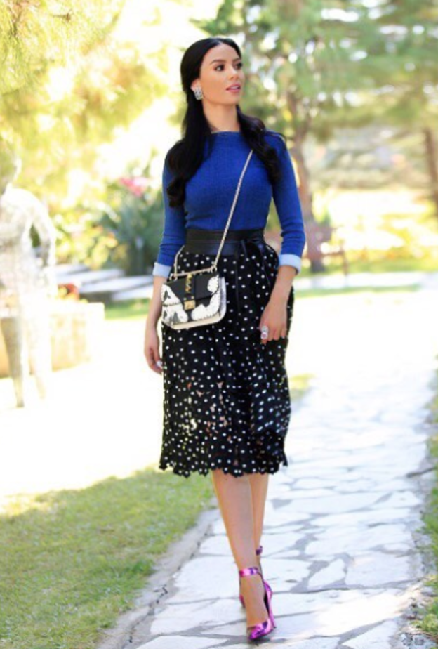 تنسيق كاجوال في الجينز نسقته شيماء الهلالى واختاري معه حقيبة يد من غوتشي