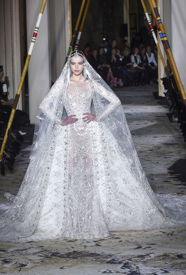 فستان من زهير مراد