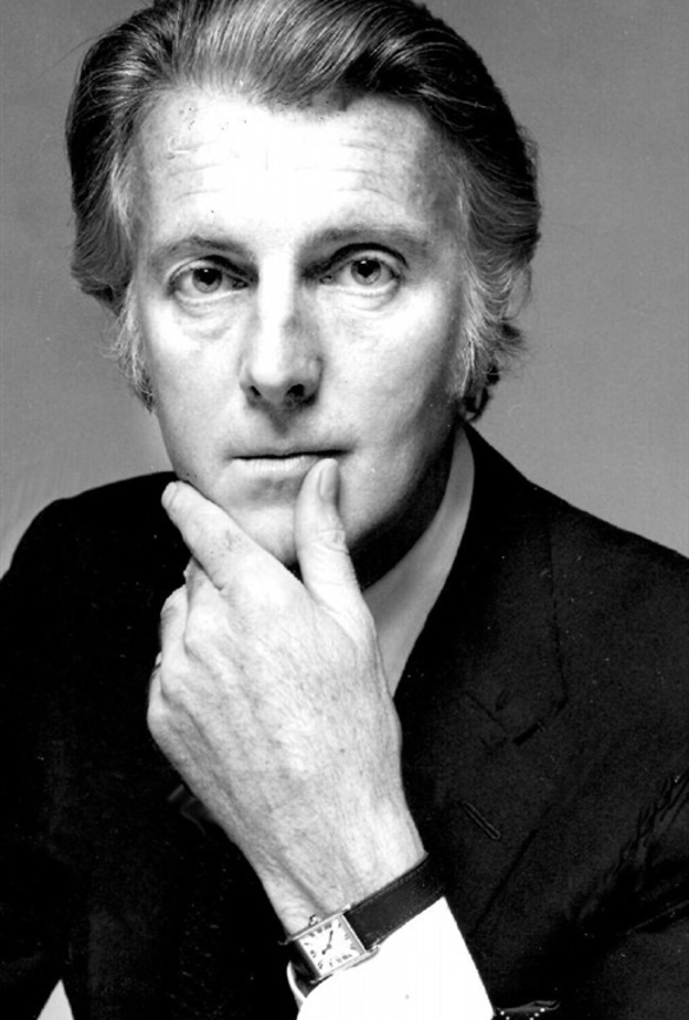 Hubert de Givenchy المصمم الذي يخلّده التاريخ