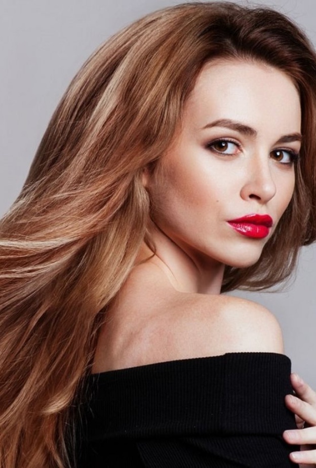 يستعمل السيروم على الشعر عمومة ليعطيه لمعة صحية وطبيعية