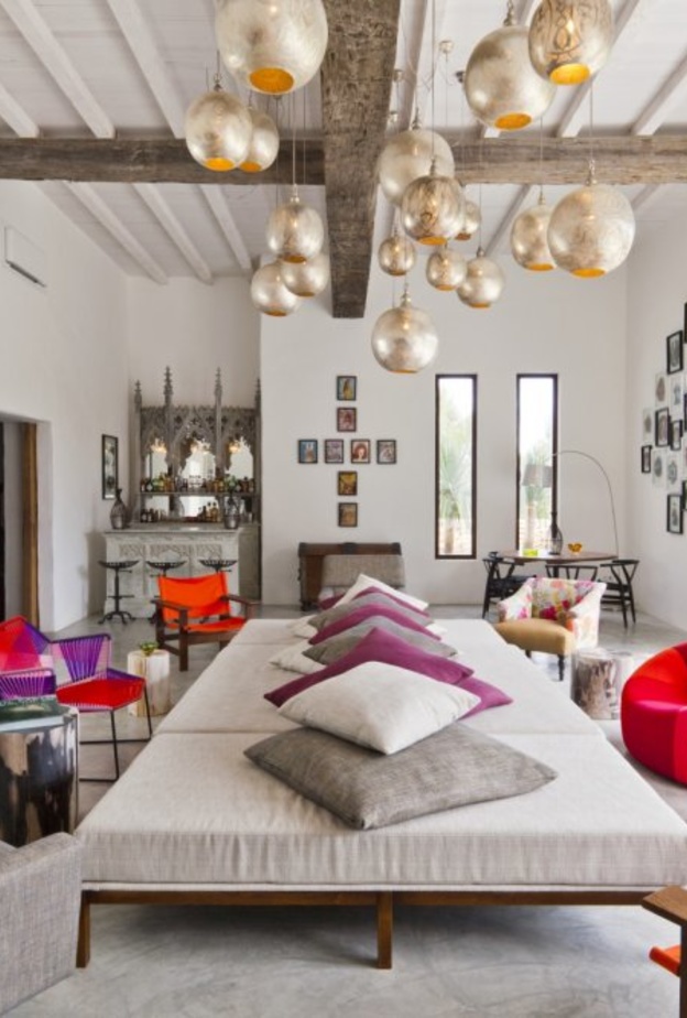 غرفة طعام رائعة تجمع المودرن و الكلاسيك بطريقة مميزة