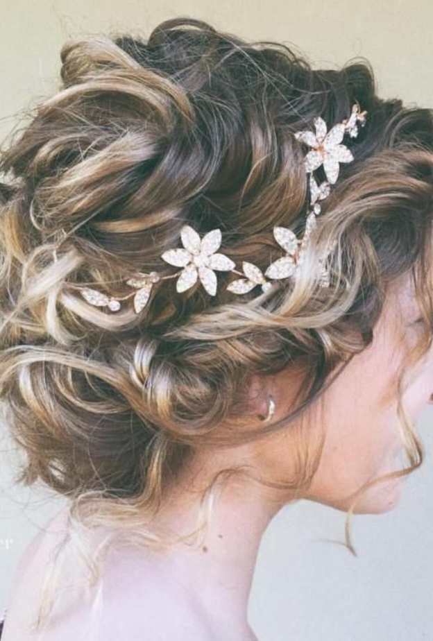 تسريحات شعر قصير ويفي