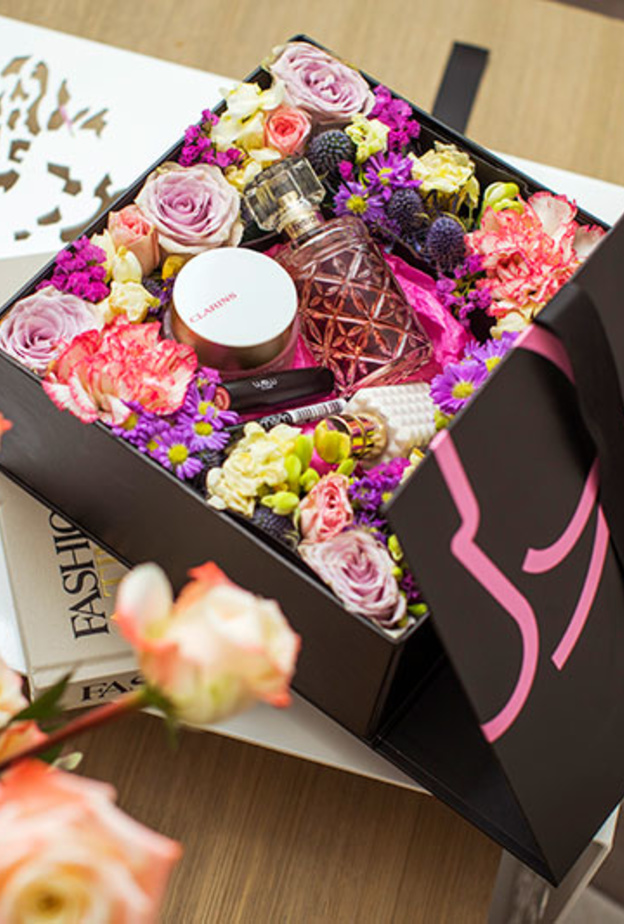 وجوه تحتفل بعيد الأمّ طوال شهر مارس في احتفال الربيع!