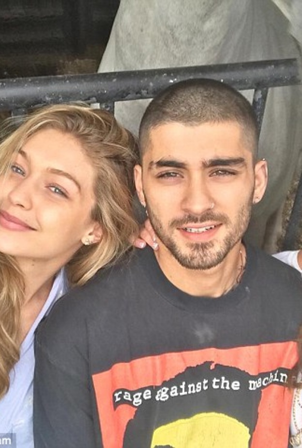 بعد أن وصفت زين مالك من قبل بأنه ابن لها