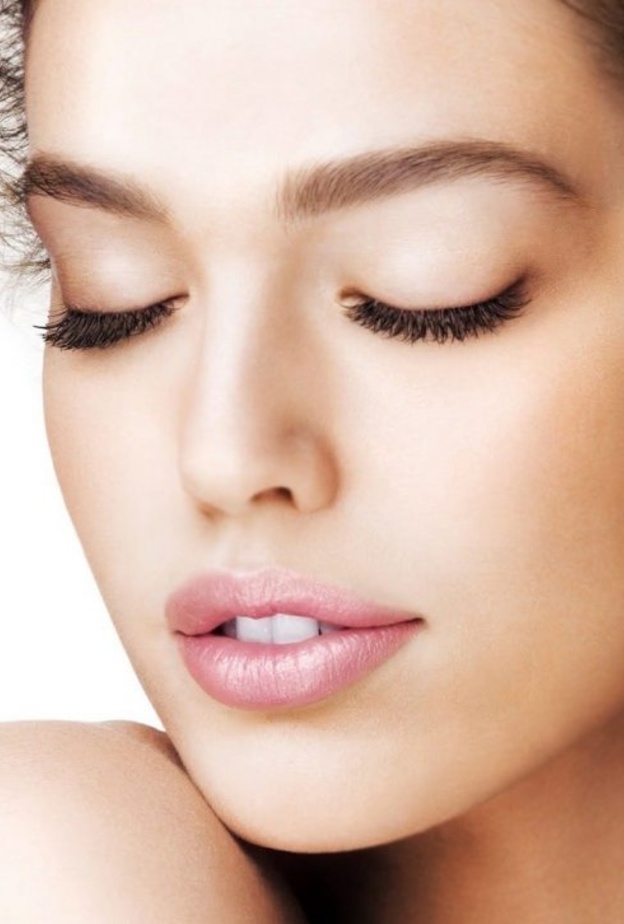 اتبعي الخطوات التالية للعناية بالبشرة