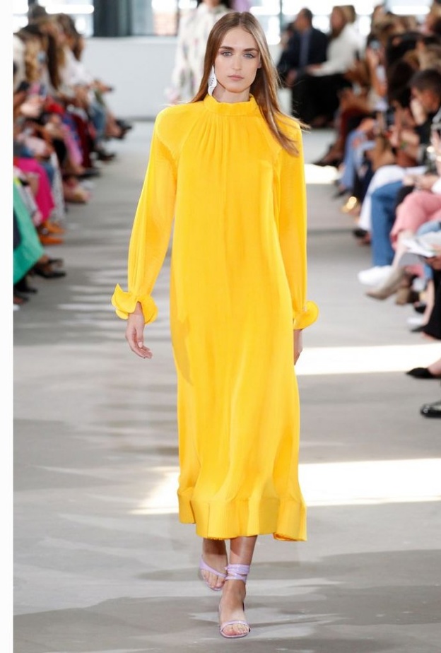 كيف سترتدين‎ ‎الاصفر من خلال الفساتين الربيعية