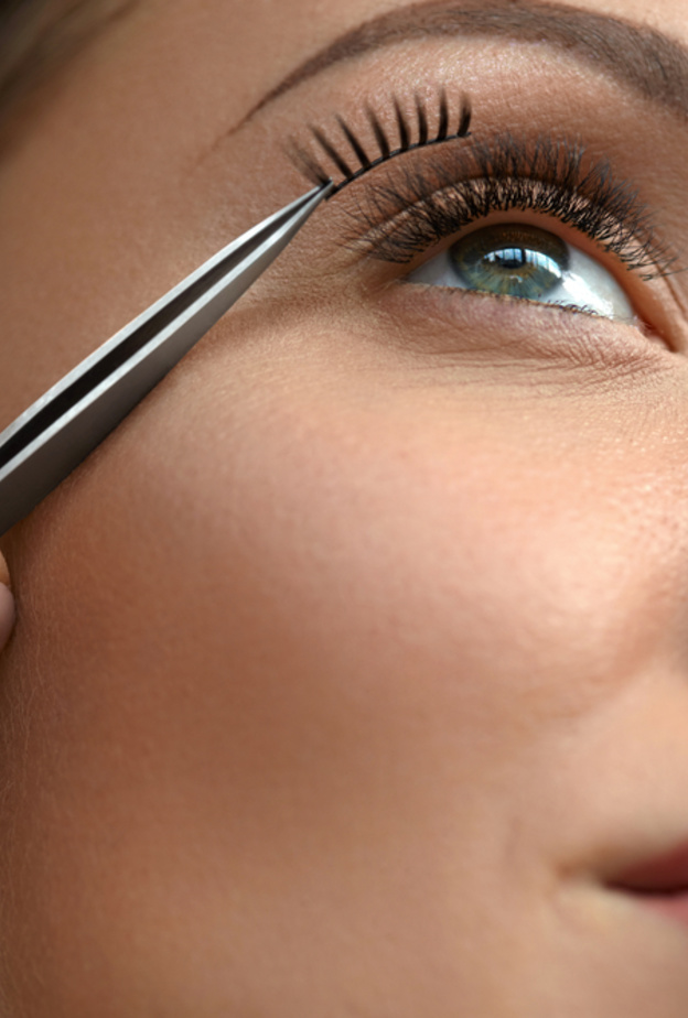 كيفية العناية بالرموش الاصطناعية 