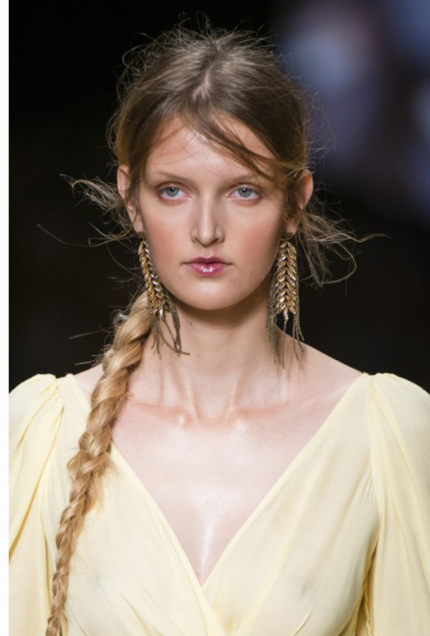  تسريحات شعر عصرية مناسبة لربيع 2018