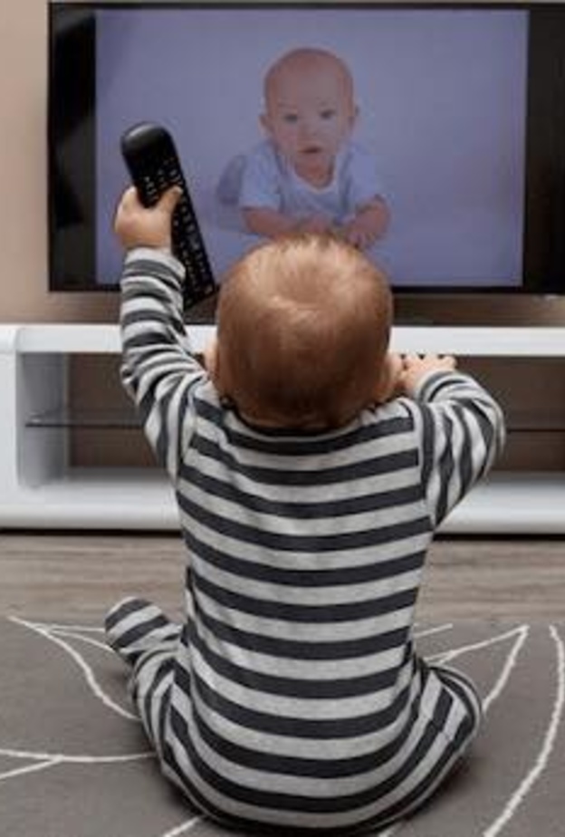 اضرار التلفاز على الاطفال 