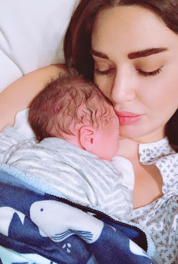 سيرين عبد النور وابنها